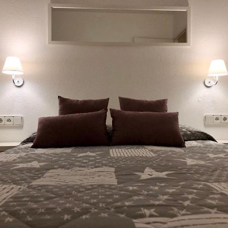Apartaments S'Arenella Cadaqués Oda fotoğraf